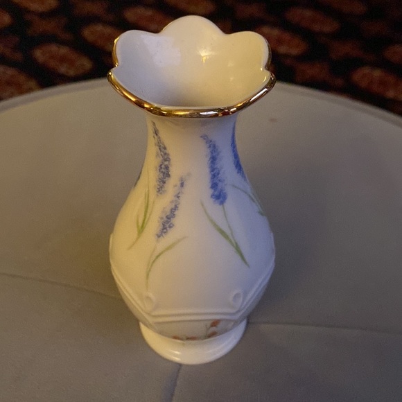 Vintage LENOX Bud FLORAL Vase lavender - Picture 8 of 11